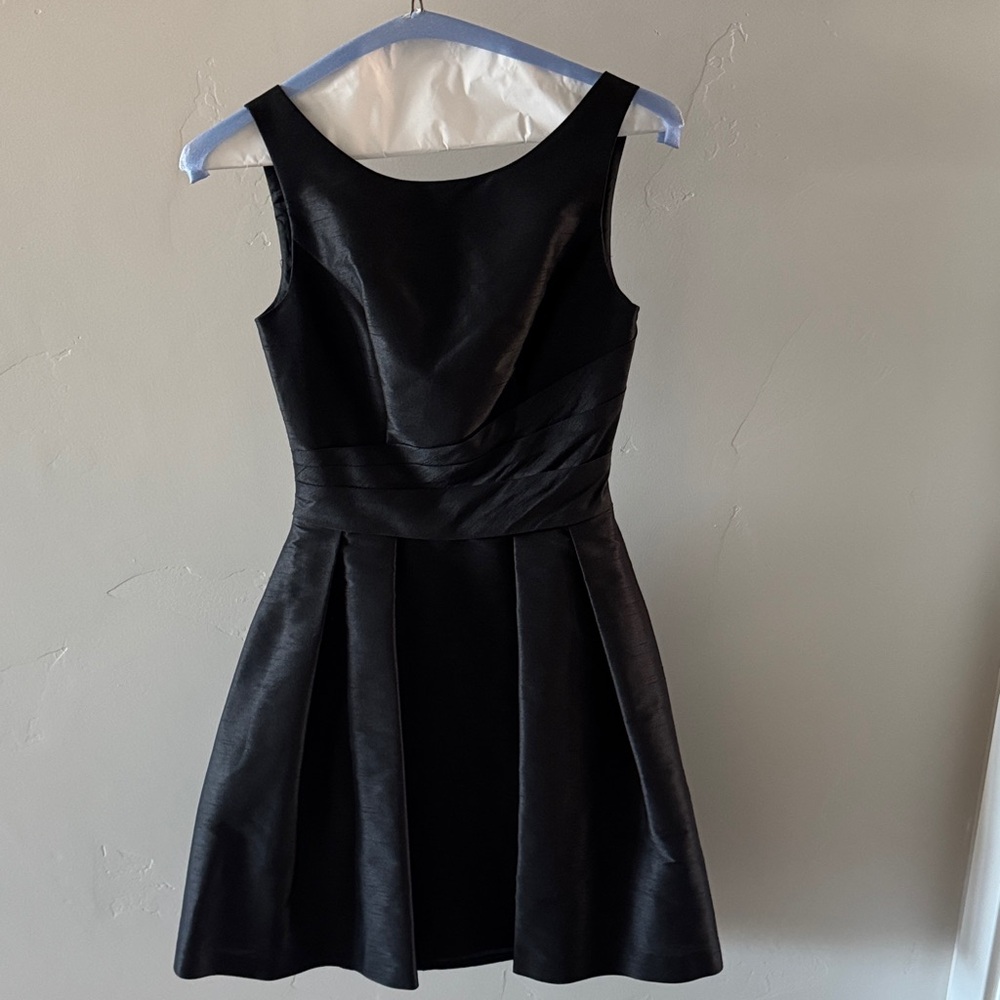 Chic Black Sleeveless Mini Dress